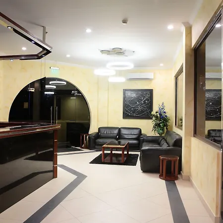 Queens Hotel Angeles City-2
