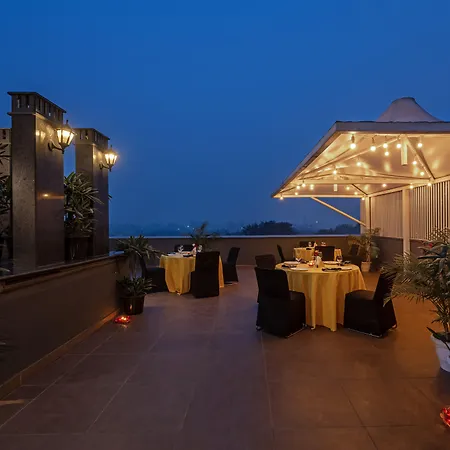Hotel Saket 27-2