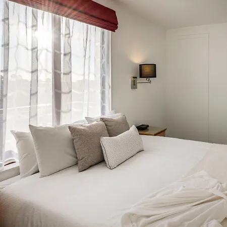 Fino Hotel & Suites-2