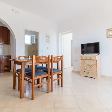 Iphimedeia Luxury Hotel & Suites-3