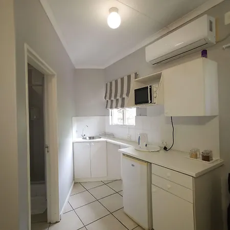 Loerie Guesthouse-3