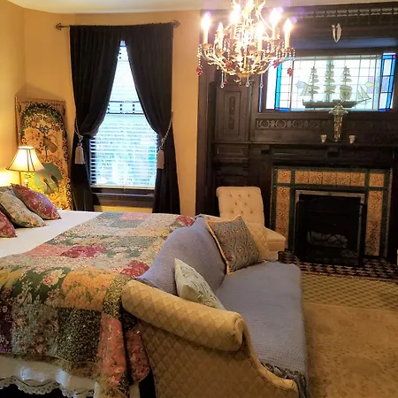 Vandiver Inn-2