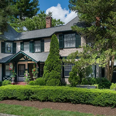 Pinecrest Bed & Breakfast-2