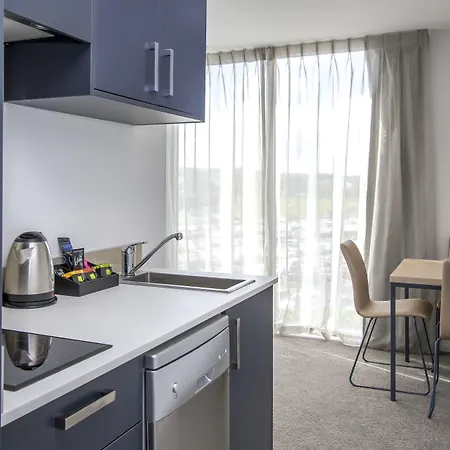 Ramada Suites By Wyndham Albany-3