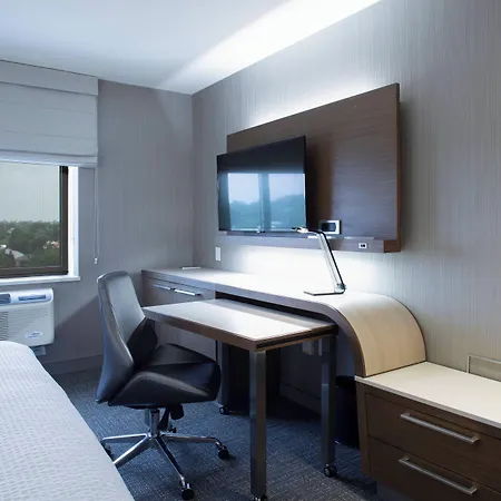 Courtyard By Marriott New York Queens/Fresh Meadows-2