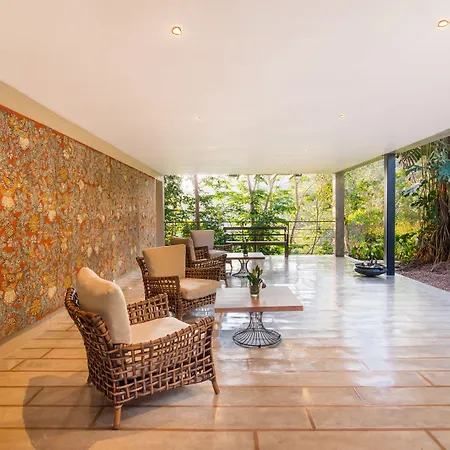 Kings Pavilion Luxury Hotel-3