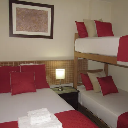 Kangaroo Wasi Airport Bed & Breakfast-2