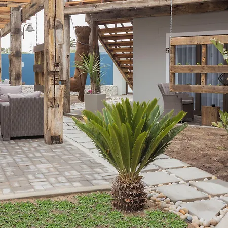 Driftwood Guesthouse-3