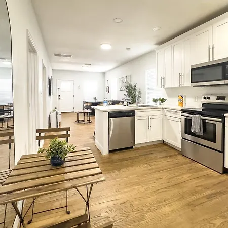 Cozy Stylish Chic Home Ybor, Dt Central Location-2
