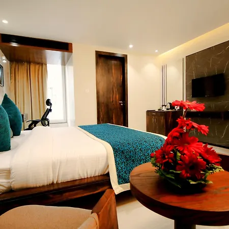 Pinnacle By Click Hotels, Lucknow-3