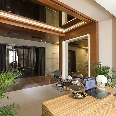 Dominic Smart & Luxury Suites - Parliament-3