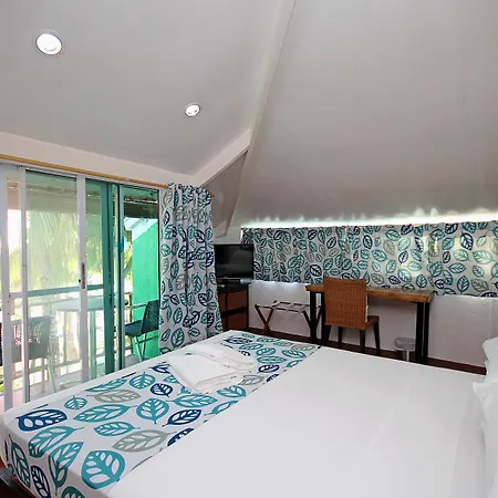 Bluewaves Beach House-2