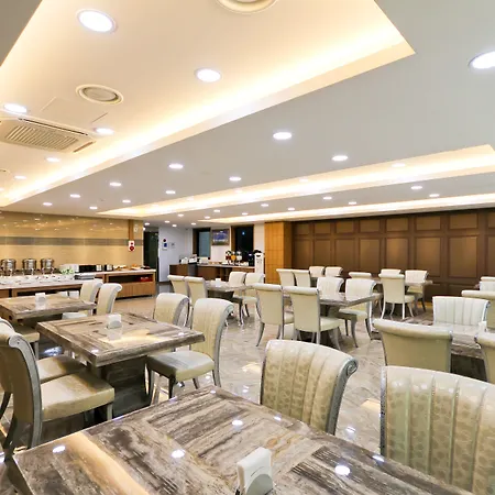 Lion Hotel-2