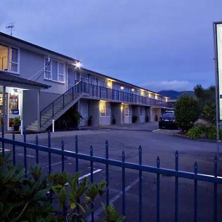 Chevron Motel-3
