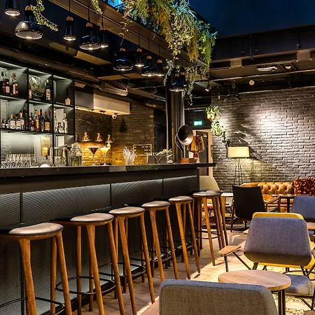 Laz' Hotel Spa Urbain Paris-3