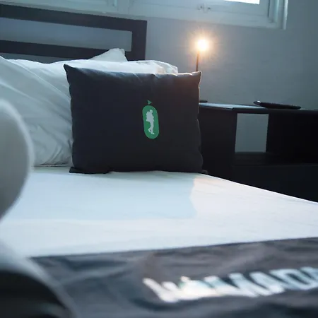 Nomada Urban Beach Hostel- Calle Loiza (Adults Only)-3