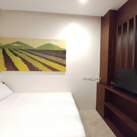 Bed And Bath Serviced Suites-3