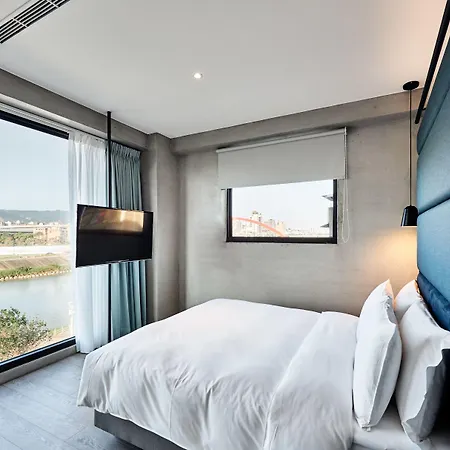 Waterfront Hotel-2