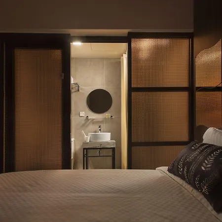 Hotel Twenty 8B-2