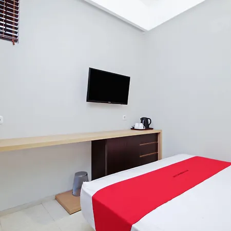 Reddoorz @ Raya Kelapa Dua-2