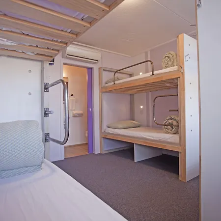 Absoloot Hostel Queenstown-2