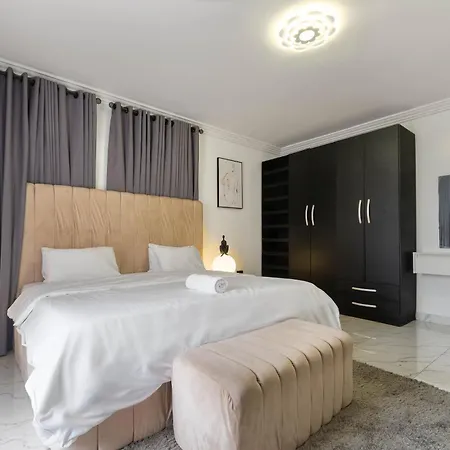 Oniru VI Br 3Ba - Spacious, Fast Wifi, Pool, Free Parking-2