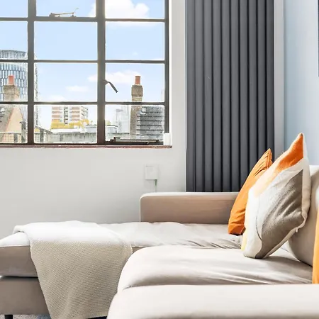 Stylish 2-Bed Apartment In Shoreditch-2