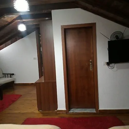 Hotel Bujtina E Bardhe-2