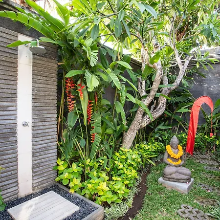 Villa Saffron Seminyak Bali-2