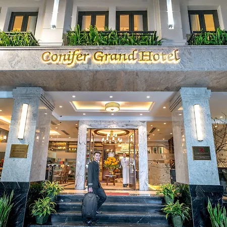Conifer Grand Hotel-3