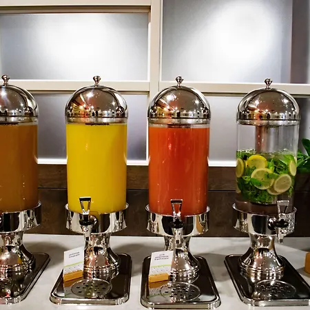 Doubletree By Hilton Montreal Airport-3