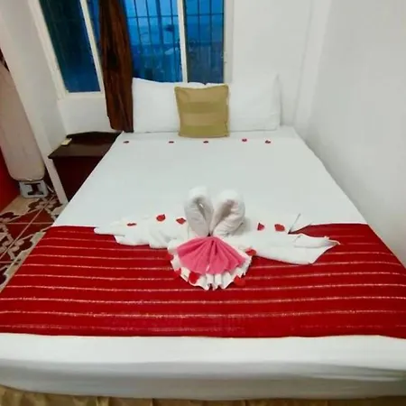 See Belize Waterside Sea View Family Apt For 6 With Kitchen, Balcony, Pool & Overwater Deck Near Airport, Restaurant, Bar & Casino-3