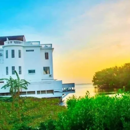 See Belize Waterside Sea View Family Apt For 6 With Kitchen, Balcony, Pool & Overwater Deck Near Airport, Restaurant, Bar & Casino-2