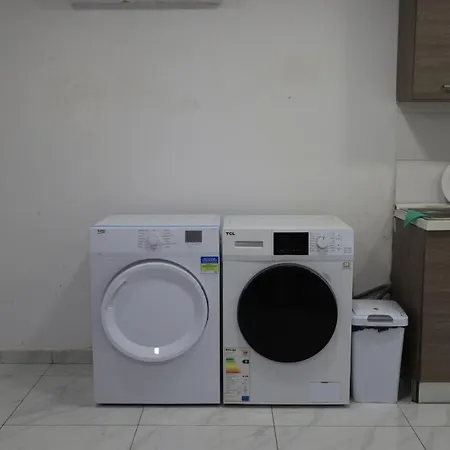 Candid Aura Private Room In Shared Apartment Sliema Basement Apartment-3