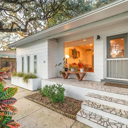 Midcentury Bungalow On Anastasia-2