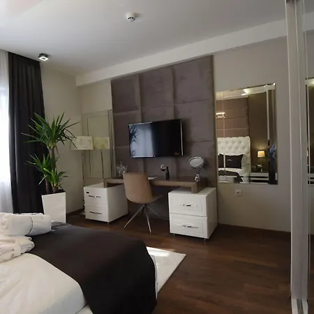 Hotel Mirror-3