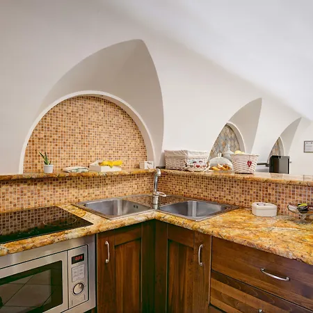 Cuore Di Sorrento Suites-2