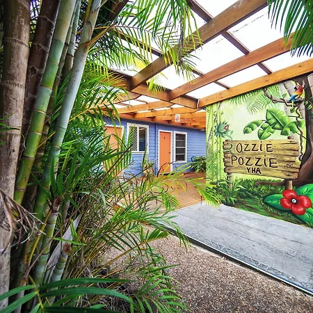 Ozzie Pozzie Backpackers-2