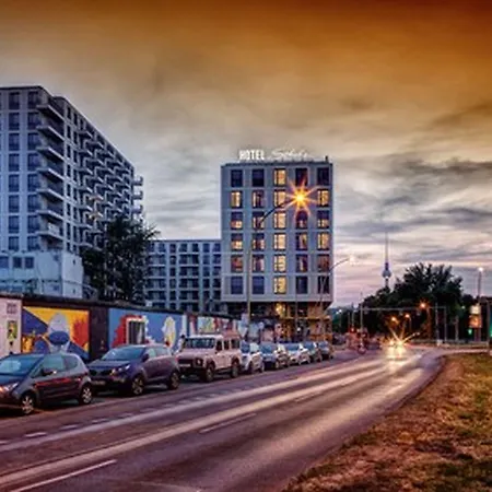 Schulz Hotel Berlin Wall At The East Side Gallery-3