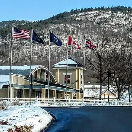 Cathedral Ledge Resort-3