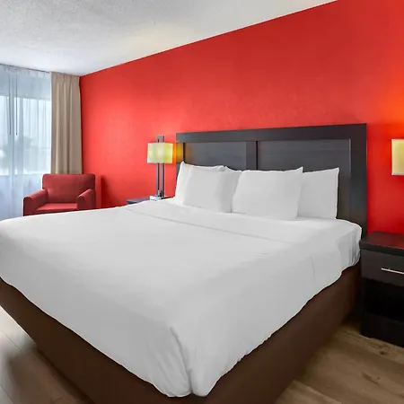 Quality Inn & Suites 5585 Ambler Drive Mississauga Ontario-3