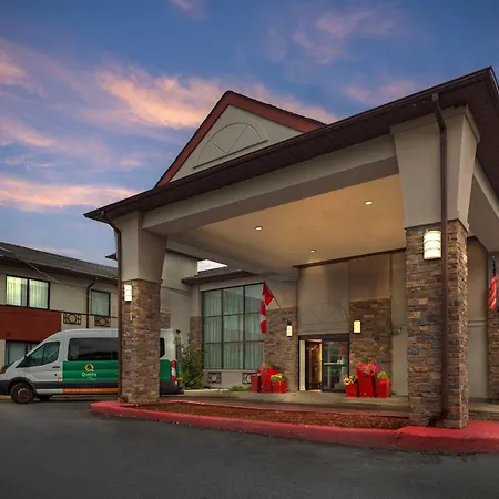 Quality Inn & Suites 5585 Ambler Drive Mississauga Ontario-2