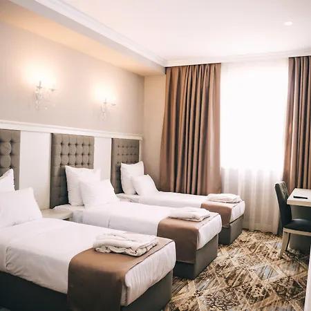 Emerald Suite Hotel-3