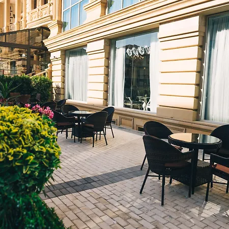 Emerald Suite Hotel-2