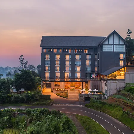 The Golden Ridge Hotel-2