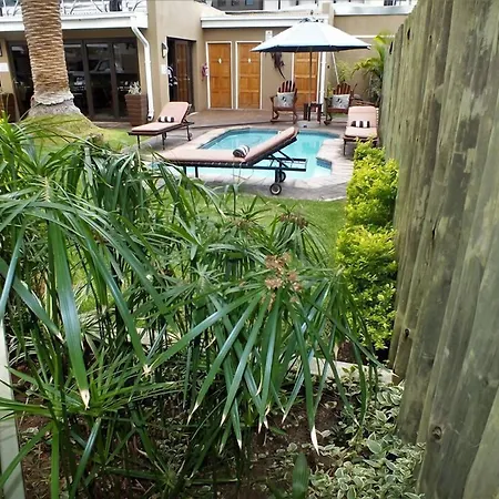 Uzuri Guesthouse Cc-2