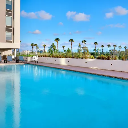Hampton Inn & Suites Anaheim Resort Convention Center-3