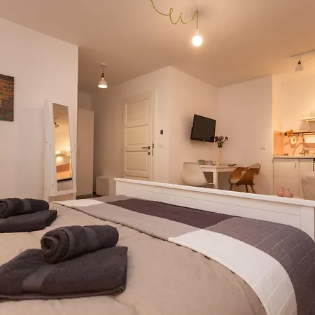 Apartments And Rooms Hey Rovinj-2
