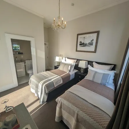 Ponsonby Manor-2