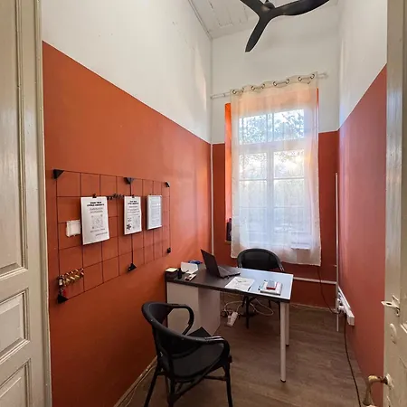 Bee Hostel-3